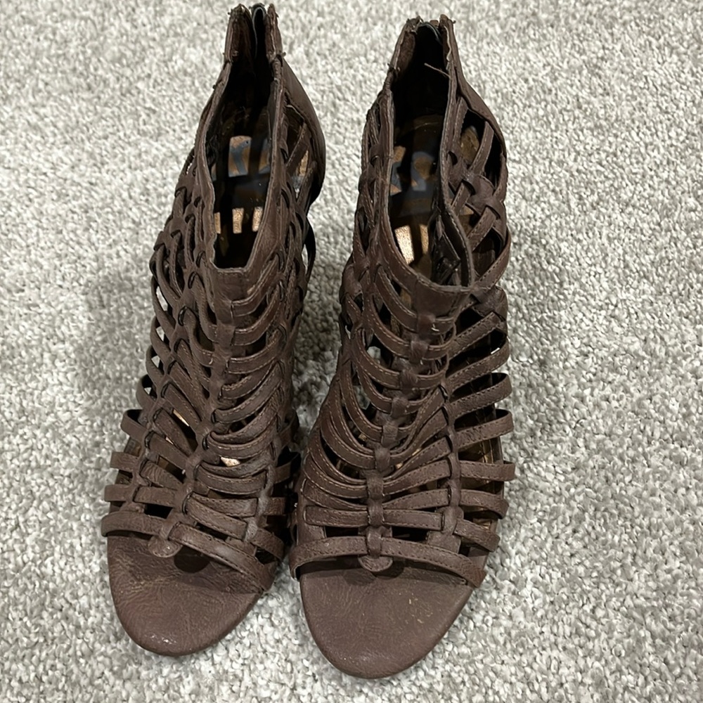 Women’s Brown heels, 7.5, good condition